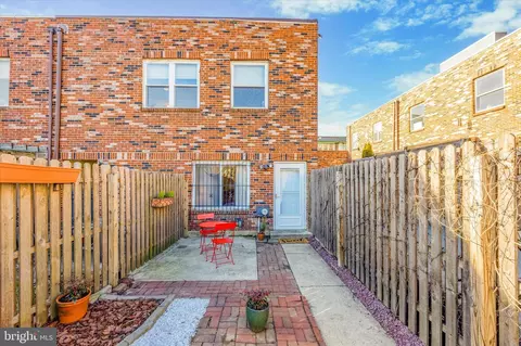 707 S 18th St #B, Philadelphia, PA 19146