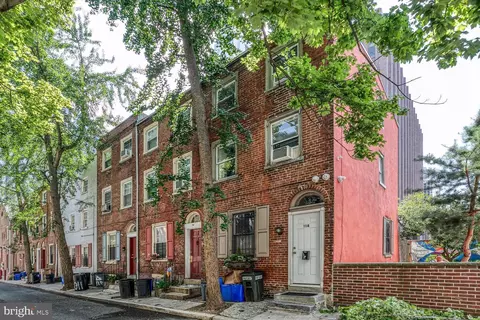 114 N Mole St, Philadelphia, PA 19102