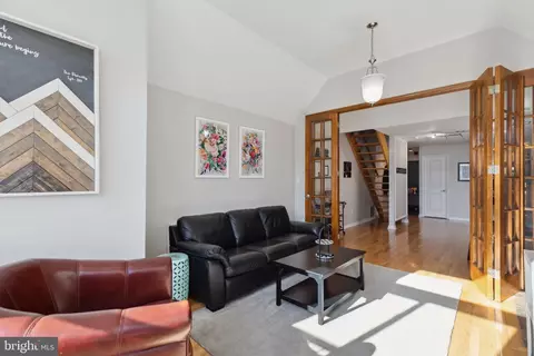1928 Spring Garden St #3, Philadelphia, PA 19130