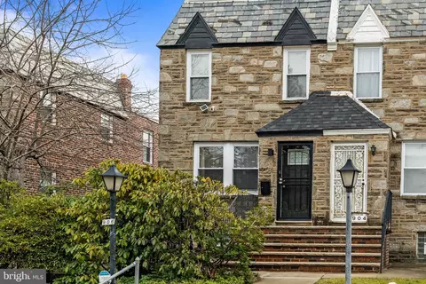906 E Slocum St, Philadelphia, PA 19150
