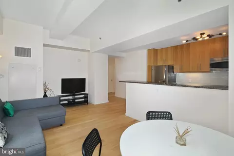 1425 Locust St UNIT 4B, Philadelphia, PA 19102