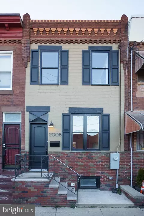 2008 S Chadwick St, Philadelphia, PA 19145