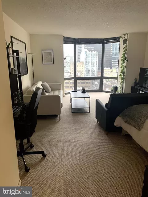 2020 Walnut St #10G, Philadelphia, PA 19103