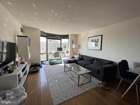 2018 32 Walnut St #18K, Philadelphia, PA 19103