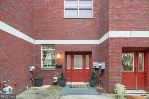 1029 Christian St #B, Philadelphia, PA 19147