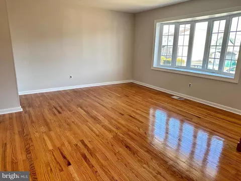 12232 Medford Rd, Philadelphia, PA 19154