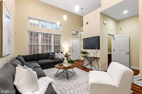 830 S Swanson St, Philadelphia, PA 19147