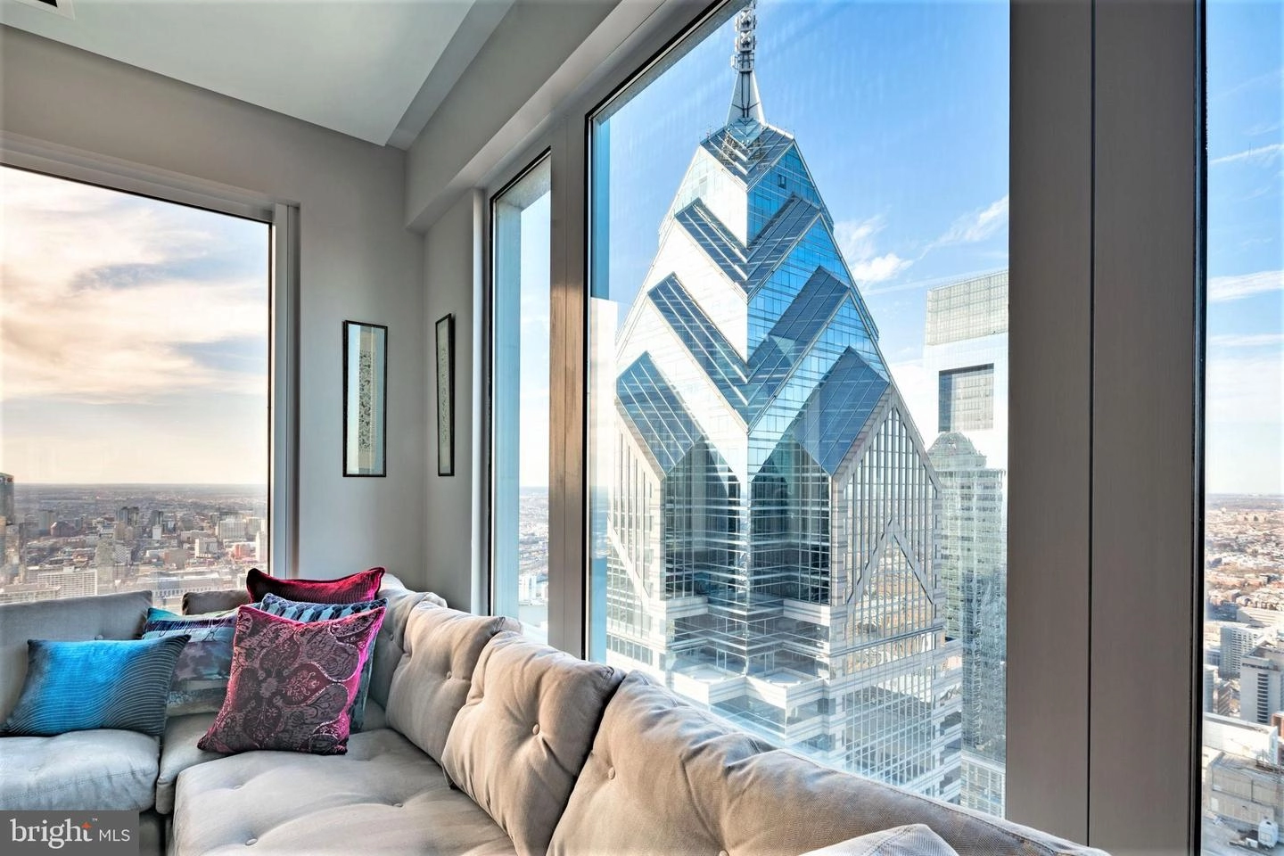 50 S 16th St Unit 5104  