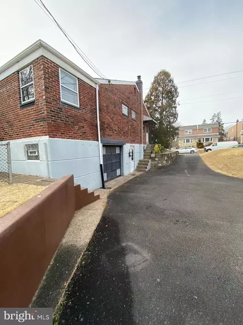 7703 Fairfield St, Philadelphia, PA 19152