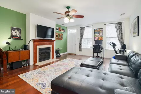 903 N 5th St, Philadelphia, PA 19123
