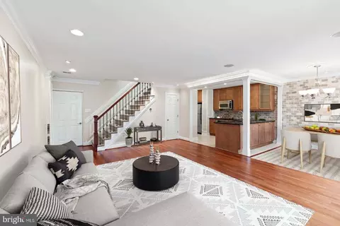 1724 Bainbridge St #B, Philadelphia, PA 19146