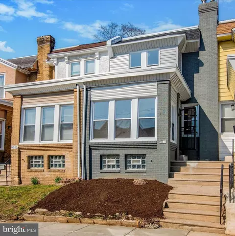 5811 Fernwood St, Philadelphia, PA 19143