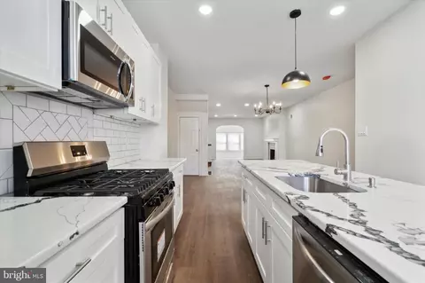 5057 N 9th St, Philadelphia, PA 19120