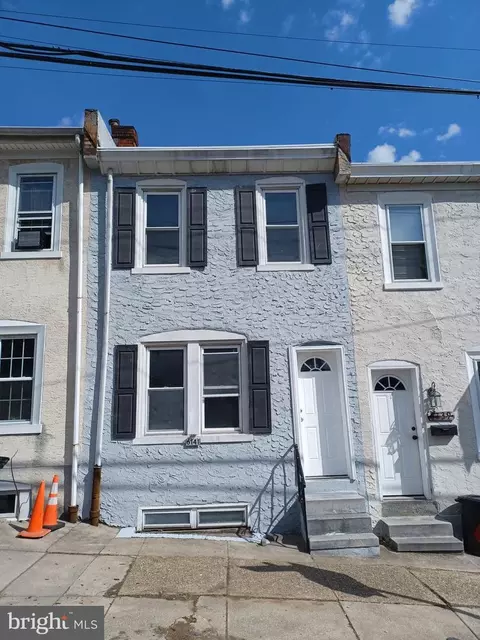 6141 Lawnton St, Philadelphia, PA 19128