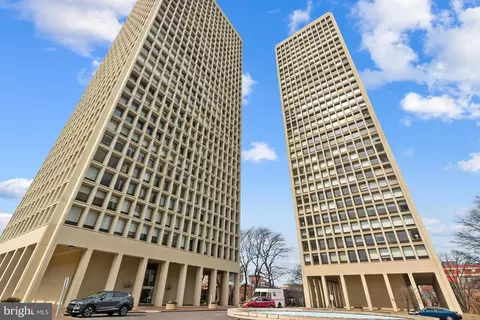 220 Locust St #3AS, Philadelphia, PA 19106