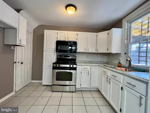 610 E Raymond St, Philadelphia, PA 19120