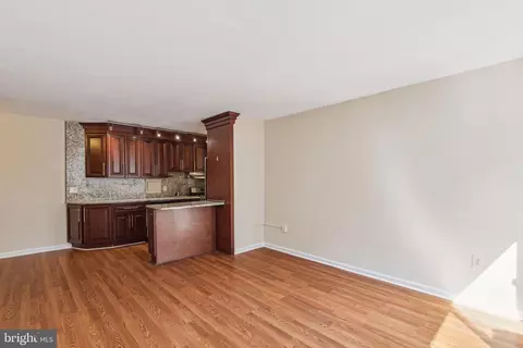 2101 Chestnut St #1219, Philadelphia, PA 19103