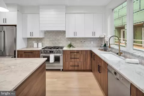 959 N Marshall St, Philadelphia, PA 19123