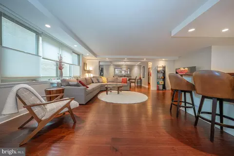 1919 Chestnut St #723-24, Philadelphia, PA 19103