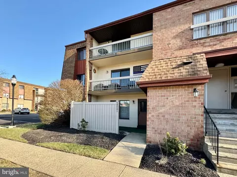 68201 Delaire Landing Rd #201, Philadelphia, PA 19114