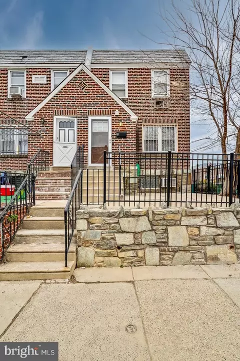 7054 Souder St, Philadelphia, PA 19149