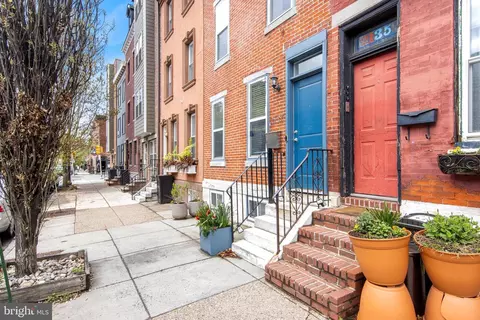 2137 Christian St, Philadelphia, PA 19146