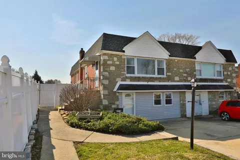 9979 Woodfern Rd, Philadelphia, PA 19115