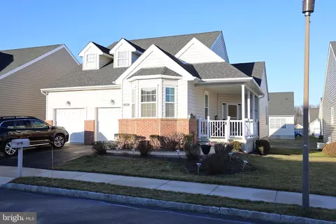 2681 Honeysuckle Ln, Philadelphia, PA 19116