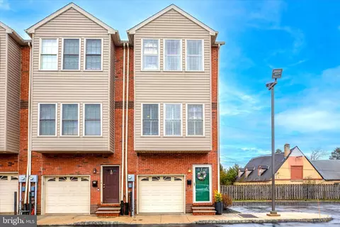 635 Dupont St #I, Philadelphia, PA 19128