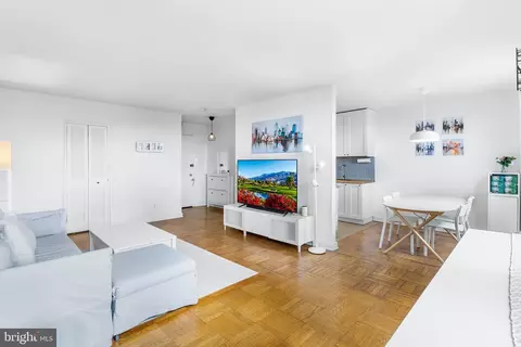 2601 Pennsylvania Ave #647, Philadelphia, PA 19130