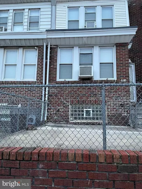 4574 G St, Philadelphia, PA 19120