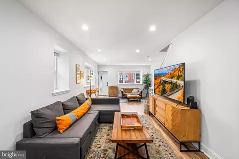 1007 Mckean St, Philadelphia, PA 19148