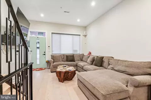 2626 Earp St, Philadelphia, PA 19146