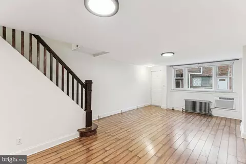 931 Hoffman St, Philadelphia, PA 19148