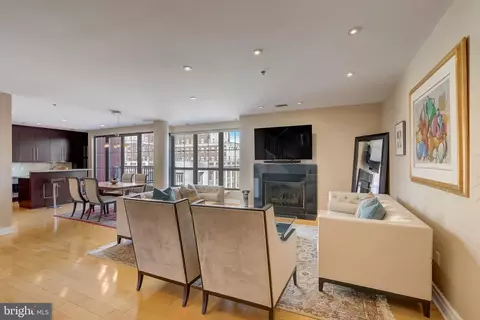 121-35 Walnut St #602, Philadelphia, PA 19106