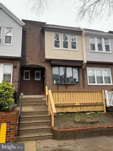 919 Carver St, Philadelphia, PA 19124