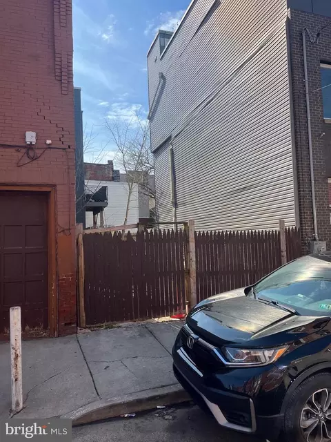 2212 Cross St, Philadelphia, PA 19146