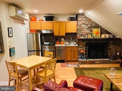 265 S 9th St #4, Philadelphia, PA 19107