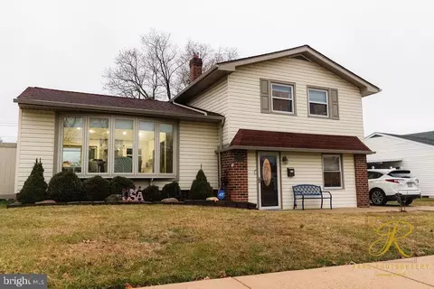 1026 Alpena Rd, Philadelphia, PA 19115