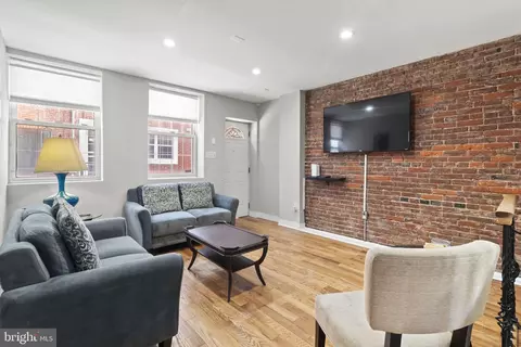 712 S Schell St, Philadelphia, PA 19147