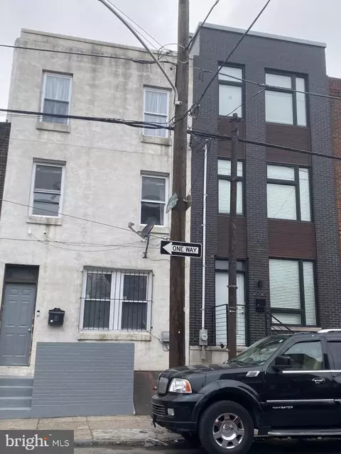 2022 S 8th St, Philadelphia, PA 19148