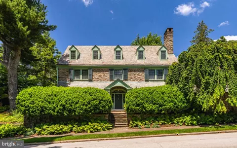 3 Norman Ln, Philadelphia, PA 19118