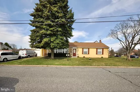 2016 Fulmer St, Philadelphia, PA 19115