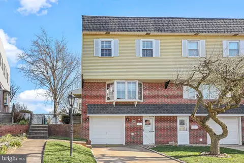 3852 Violet Dr, Philadelphia, PA 19154