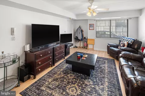 525-531 S 13th St #529A, Philadelphia, PA 19147