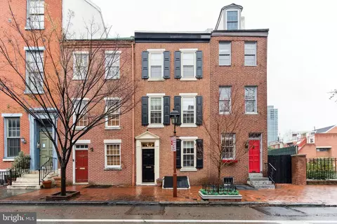 223 Pine St, Philadelphia, PA 19106