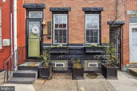 2619 E Thompson St, Philadelphia, PA 19125
