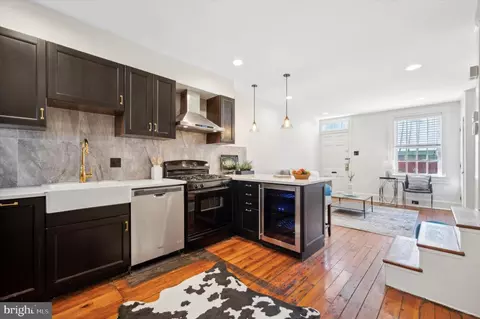 205 S Sartain St, Philadelphia, PA 19107