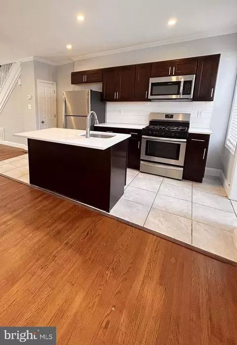 930 Flanders Rd, Philadelphia, PA 19151