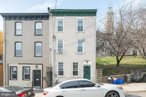 230 Hermitage St, Philadelphia, PA 19127